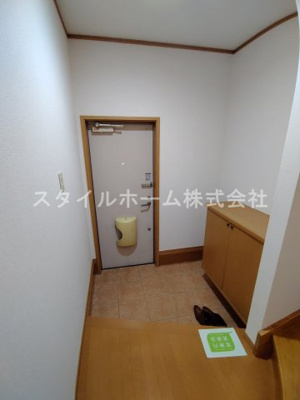 【玄関】 | ヴィラ大岩弐番館 | 別部屋写真です。