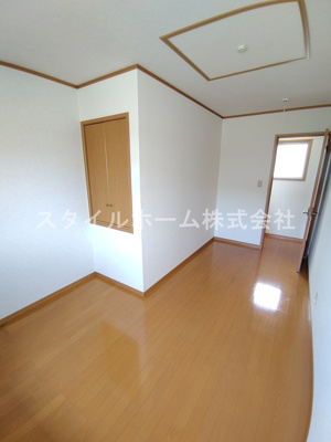 【洋室】 | ヴィラ大岩弐番館 | 別部屋写真です。