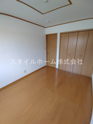 【寝室】 | ヴィラ大岩弐番館 | 別部屋写真です。