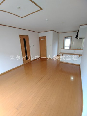 【居間・リビング】 | ヴィラ大岩弐番館 | 別部屋写真です。