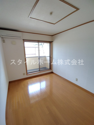 【寝室】 | ヴィラ大岩弐番館 | 別部屋写真です。