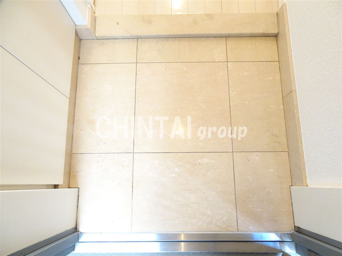 ジェイフラッツの玄関