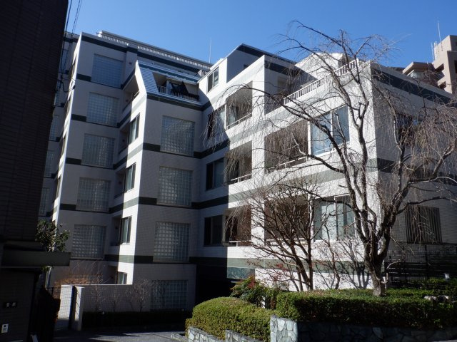 レジデンシア春日安藤坂の外観
