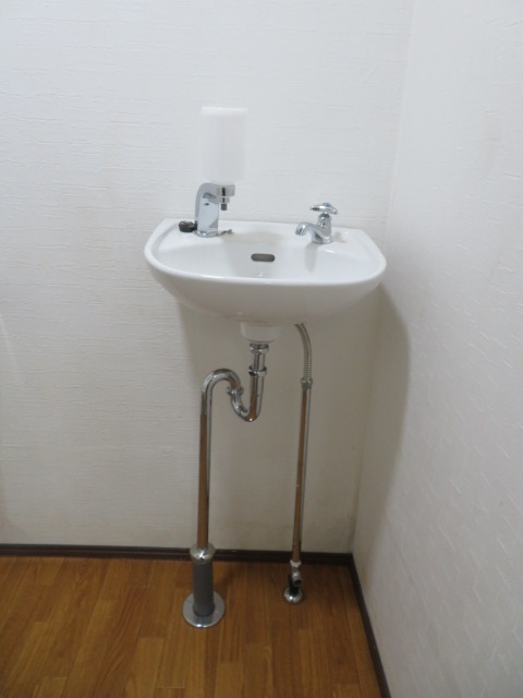 野田市中里の倉庫の洗面所