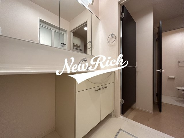 前橋市山王町１丁目のアパートの独立洗面台