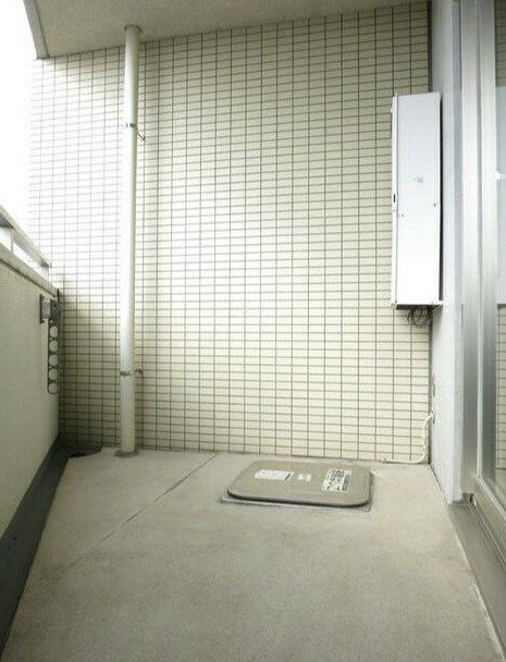 コンフォリア下北沢のバルコニー