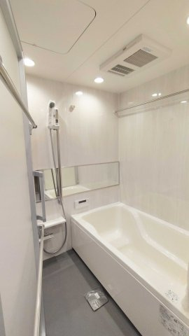 クリオ新子安六番館の浴室|浴室乾燥もついています。