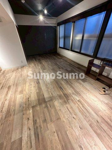 興信ビルの居間・リビング