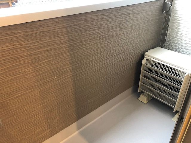 ENTER和白東のバルコニー