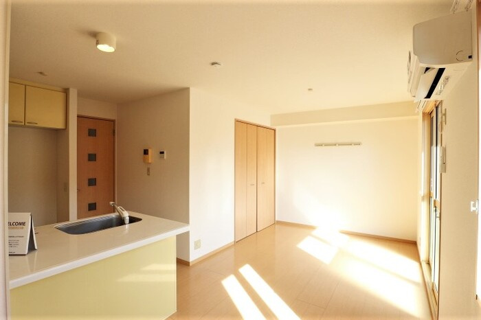 ロイヤルパークスA棟の居間・リビング