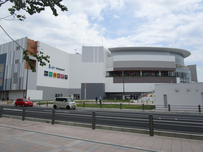 ららぽーと 徒歩3分。ショッピングセンター 200m