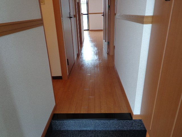 イーストヒルズ緑の玄関|玄関