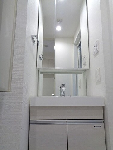 ＲＥＦＲＡＭＥ ５ Ｉｒｉｙａの洗面所|洗面所