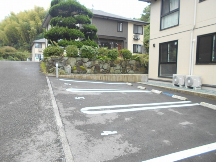 Una casa hinotaniの駐車場