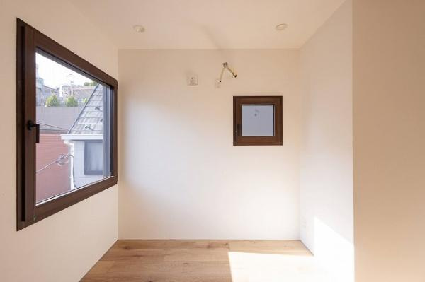渋谷区東４丁目の新築一戸建の洋室|日当たりが良く気持ちの良い居室です♪
