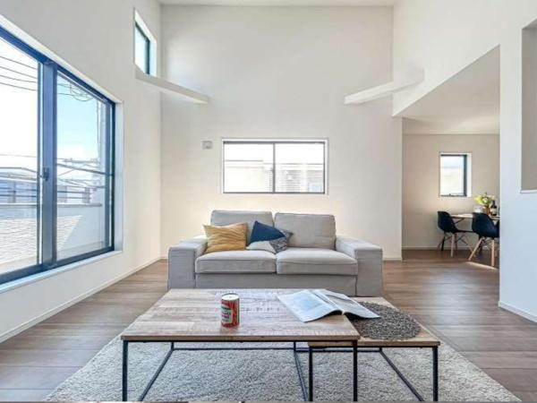 横浜市港南区下永谷５丁目の新築一戸建の居間・リビング