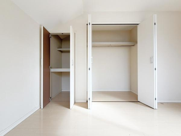 横浜市鶴見区駒岡１丁目の中古一戸建の収納