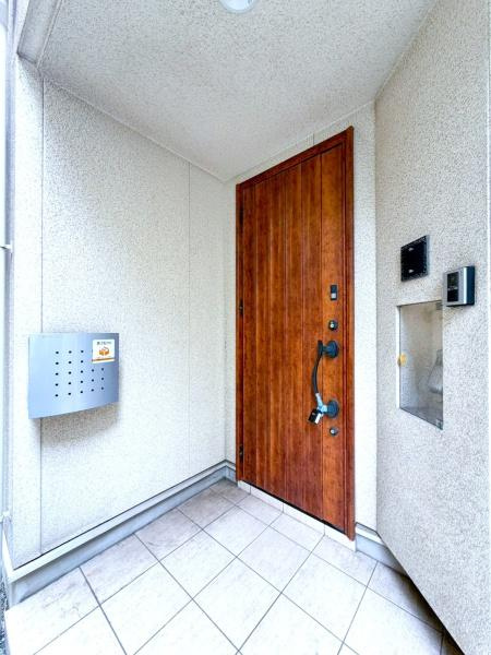 横浜市鶴見区駒岡１丁目の中古一戸建の玄関