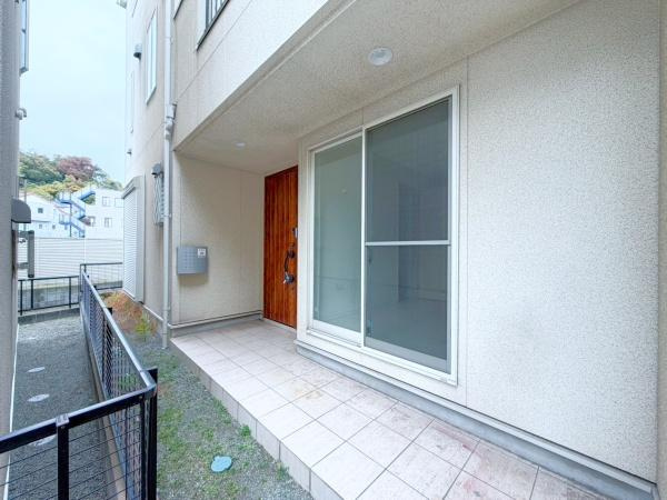 横浜市鶴見区駒岡１丁目の中古一戸建の玄関