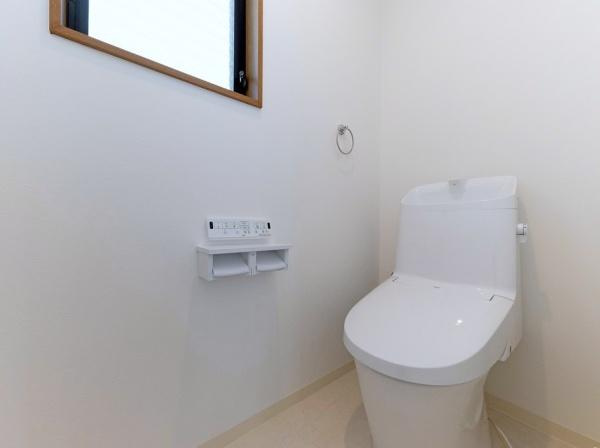 横浜市鶴見区駒岡１丁目の中古一戸建の内観：施工例|トイレ・同仕様写真