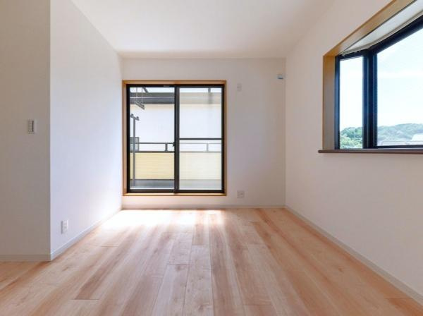 横浜市鶴見区駒岡１丁目の中古一戸建の内観：施工例|フローリング・同仕様写真