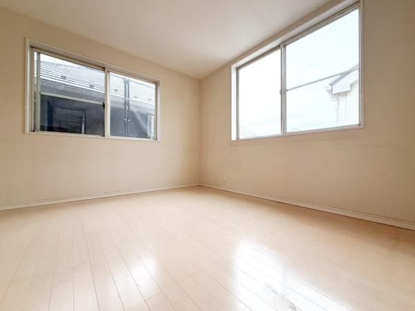 横浜市鶴見区駒岡１丁目の中古一戸建の洋室