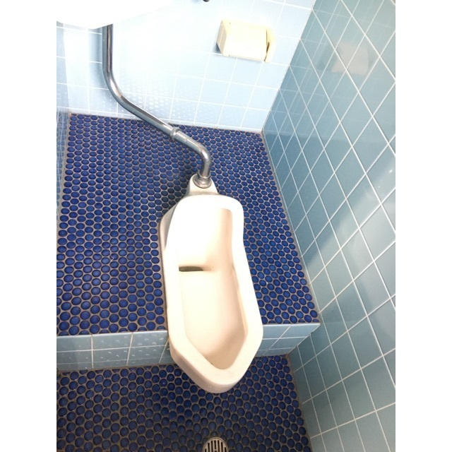 岐阜市領下５丁目の倉庫のトイレ|和式トイレ