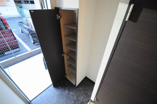 レオネクストベンチマーク祇園の玄関|※写真と現状が異なる場合は現状を優先