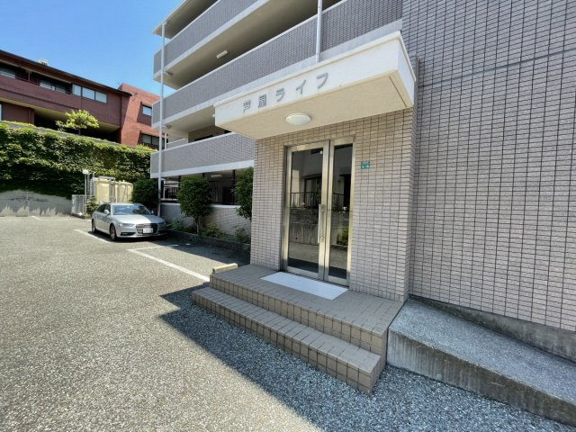芦屋ライフのエントランス