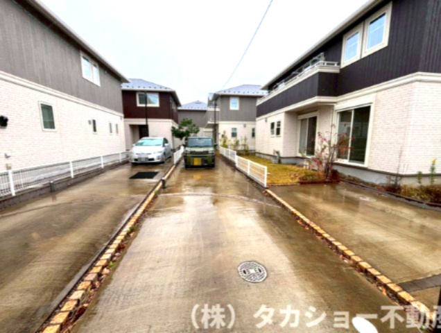 【駐車場】 | 市原市うるいど南一丁目　築浅中古戸建 | 縦列駐車ですが、車種により3台駐車可能です!!