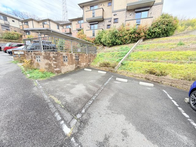 ヒルサイドレジデンスの駐車場