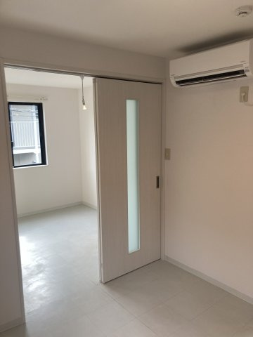 STUDIO ZAGAREの洋室