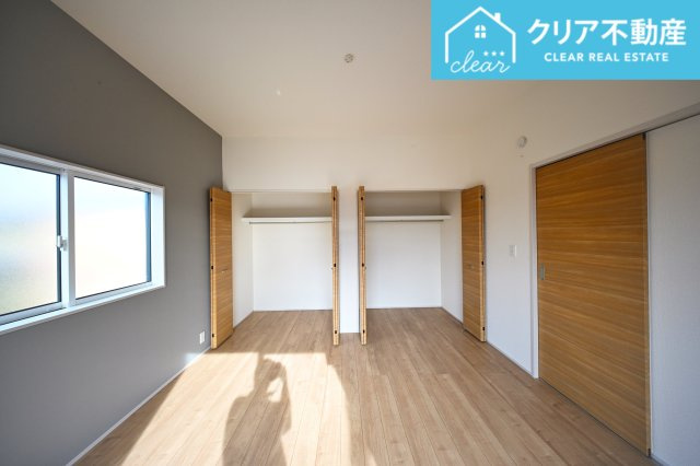 【洋室】 | 桐生市広沢町一丁目　ブルーミングガーデン　新築 | 広々としたクローゼットでお部屋はいつでもスッキリクリアに！