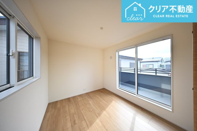 【洋室】 | 桐生市広沢町一丁目　ブルーミングガーデン　新築 | 寛ぎの時間を紡ぎだす主寝室。大型ベッドを置いても余裕です。