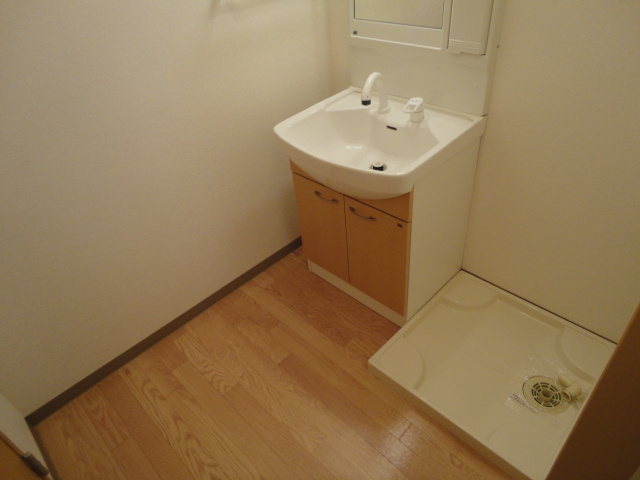 フレッシュパレス堀越の洗面所|洗面(人感センサーライト)