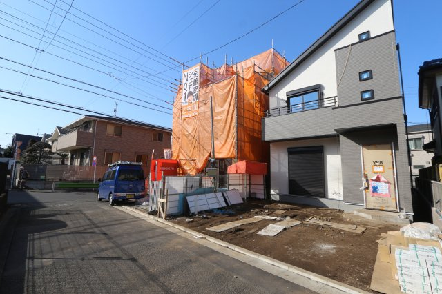 【スマートワン・シティ】花小金井７期の外観|2台分のカースペースを確保(車種による)♪