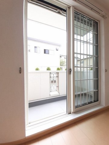 クラウンハイツＮＯＤＡのバルコニー|暖かな日差しのふりそそぐバルコニー