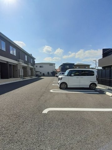 グルーム上南部の駐車場|駐車場があるので、車を買う予定の方も安心です