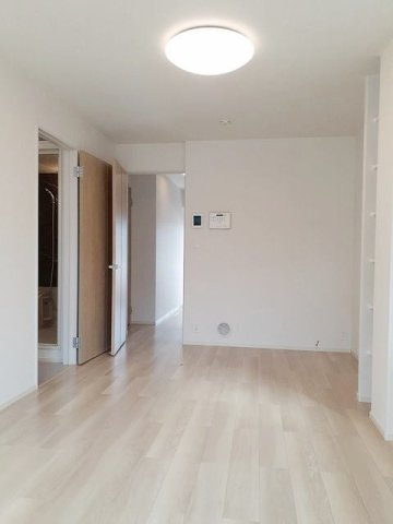 グランシャリオ八王寺の内装|明るい色調の室内です