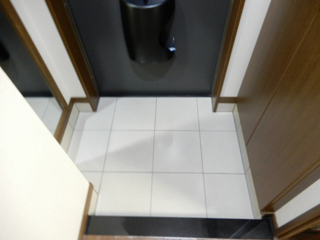 エイトリーブスの玄関