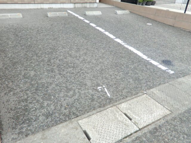 エイトリーブスの駐車場