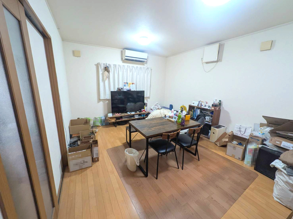 羽曳野市西浦５丁目戸建の居間・リビング