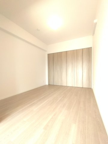 グラン・ドムール北野田の洋室|広々とした洋室です