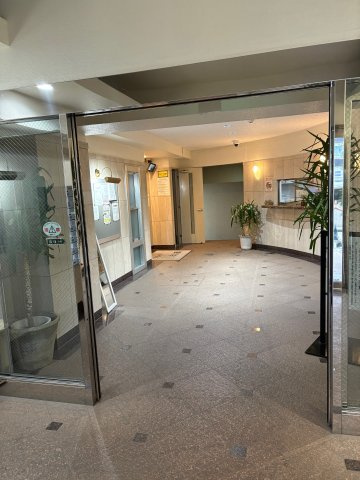 朝日プラザ末吉橋のエントランス|落ち着いたエントランスです