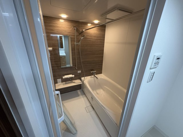 ファミリーコーポ今福の浴室|落ち着いた空間のお風呂です