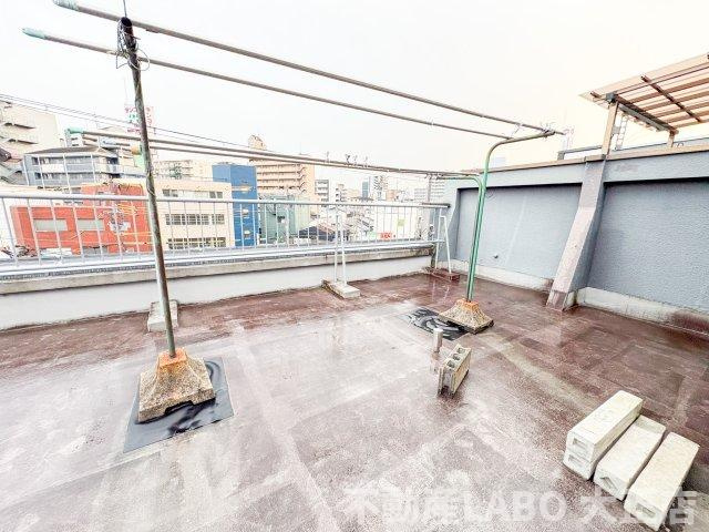 市原ビルのバルコニー