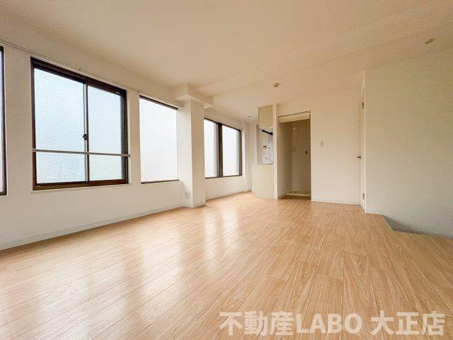 市原ビルの洋室