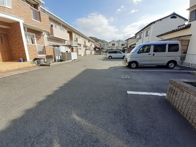 ヌーベルの駐車場|駐車場があります