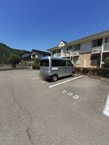 ハイグレードハイツの駐車場|駐車場があります