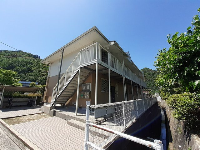 ハイグレードハイツ